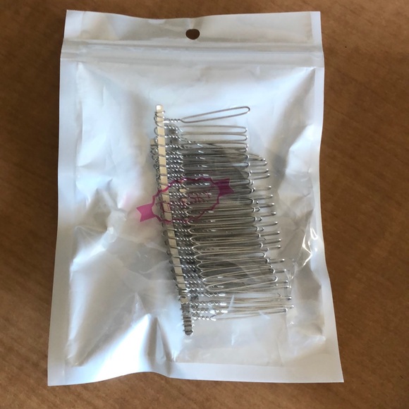 Wedding Veil Combs - Picture 2 of 4